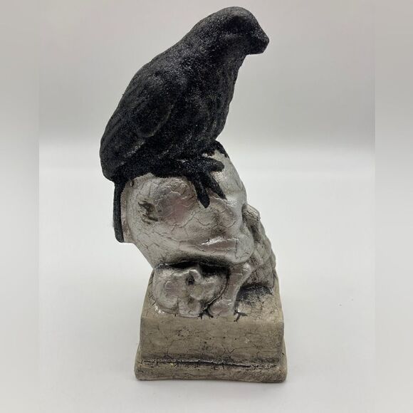 Greenbrier Halloween Black Glitter Raven Crow Bird on Silver Skull Statue - Picture 5 of 9
